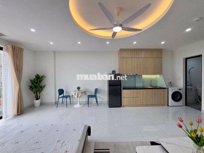 STUDIO FULL ĐỒ SIÊU RỘNG BAN CÔNG NGAY TRUNG TÂM CẦU GIẤY