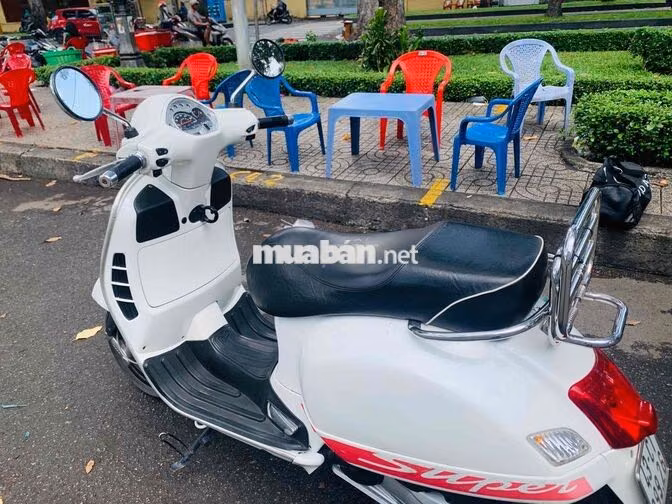 Piaggio Vespa GTS 125 3V 2014 Trắng