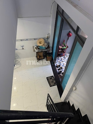 Cho thuê nhà Nguyên Căn Hẻm 127. Đường số 33 . Mai văn Vĩnh Q7.DT 4x10