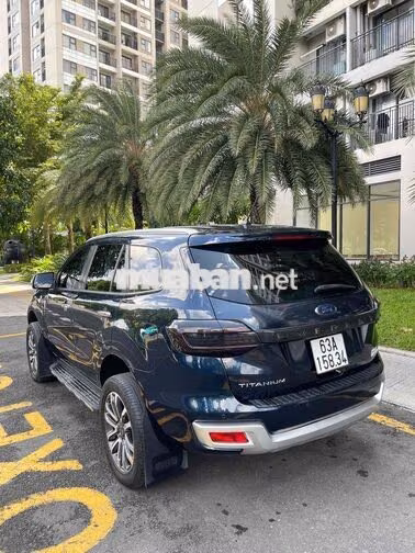 Ford Everest Titanium 2020 Xanh cavansie 80000 km