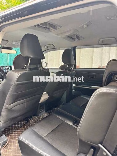 Toyota Veloz Cross CVT Top 2022 Đen 25.000 km zin