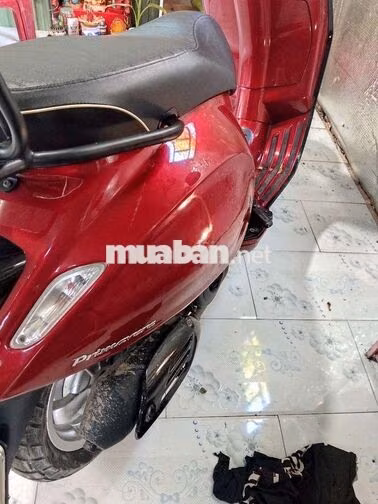 Piaggio Vespa Primavera Đỏ