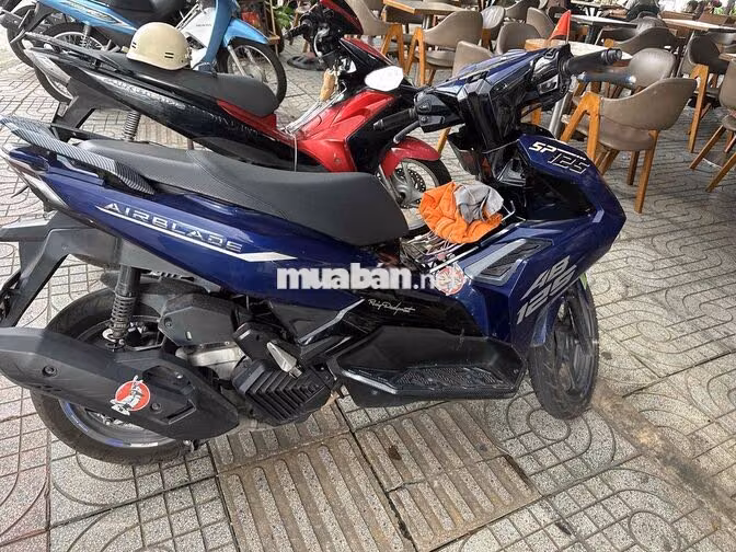 Honda Air Blade 4 val Xanh đen