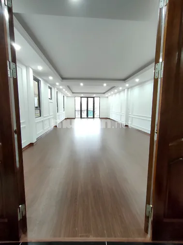 Cho thuê nhà MP Trương Định, 80m2, 7 tầng, MT 5m, thang máy, lô góc