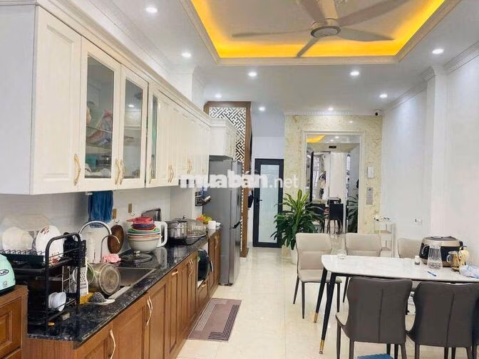Siêu Hiếm Tây Hồ 6 tầng thang máy full, 2 thoáng, nhỉnh 9đ có tl