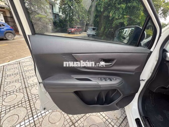 Em cần bán Toyota Avanza 1.5 AT 2023 zin cả xe