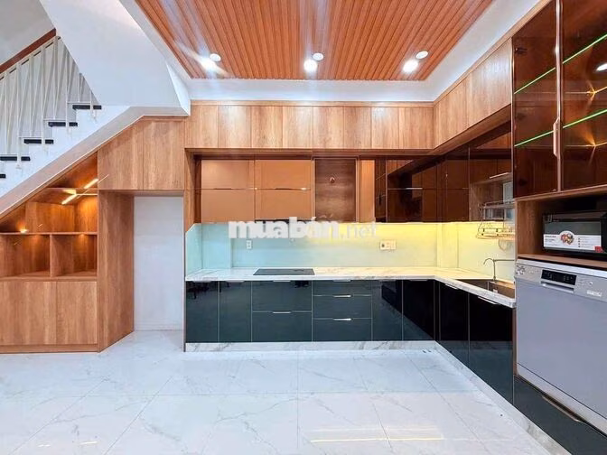 Nhà LÊ VĂN QUỚI [4x13, 3 lầu, 3pn, 4toilet] Full nội thất