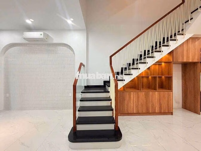 Nhà LÊ VĂN QUỚI [4x13, 3 lầu, 3pn, 4toilet] Full nội thất