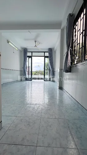 CHO THUÊ NHÀ NGUYÊN CĂN MẶT TIỀN ĐƯỜNG TRƯỜNG SA VIEW KÊNH NHIÊU LỘC
