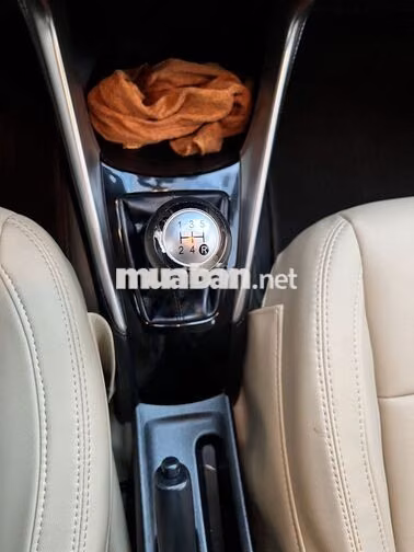 Toyota Vios 2019 E MT Số sàn Vàng cát