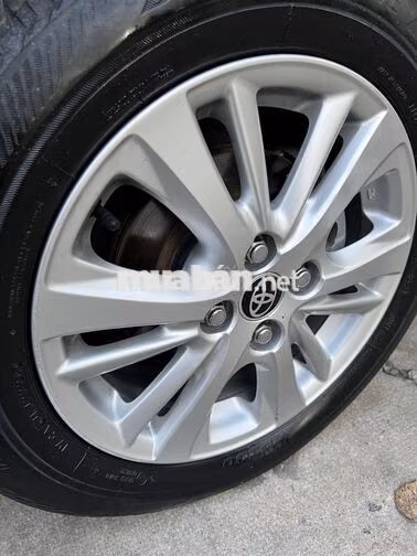 Toyota Vios 2019 E MT Số sàn Vàng cát
