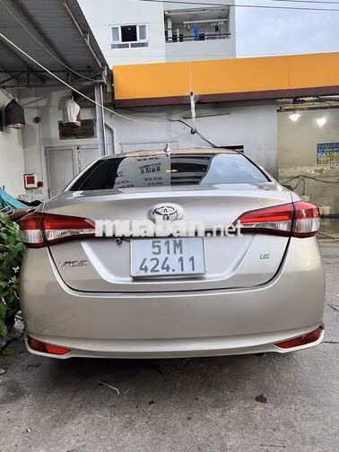 Toyota Vios 2019 E MT Số sàn Vàng cát