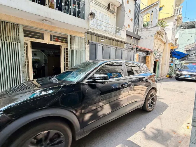 ⭐️Nhà 2 lầu DT:4,3x21m, 2 mặt hẻm xe hơi 5m Lê Quang Định, P7.