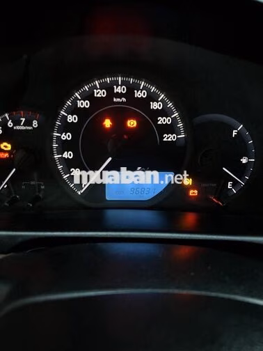Toyota Vios 2019 E MT Số sàn Vàng cát