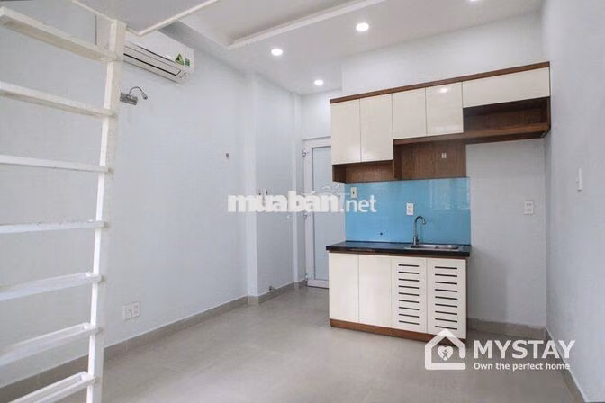 Ban công cửa sổ thoáng - Trương Công Định Quận Tân Bình 4tr/tháng