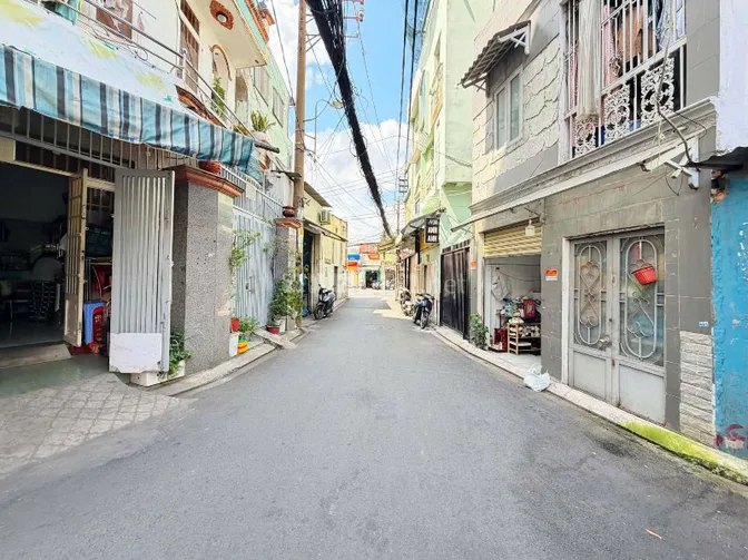 ⭐️Nhà 2 lầu DT:4,3x21m, 2 mặt hẻm xe hơi 5m Lê Quang Định, P7.