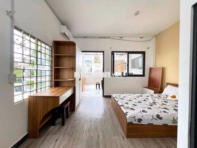 Hình thật - giá thật. Studio ban công , Tách Bếp. Vị trí nhà siêu đẹp