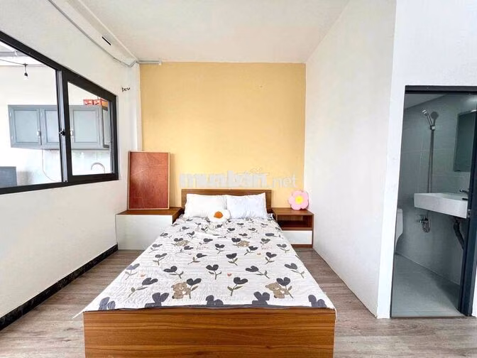 Hình thật - giá thật. Studio ban công , Tách Bếp. Vị trí nhà siêu đẹp