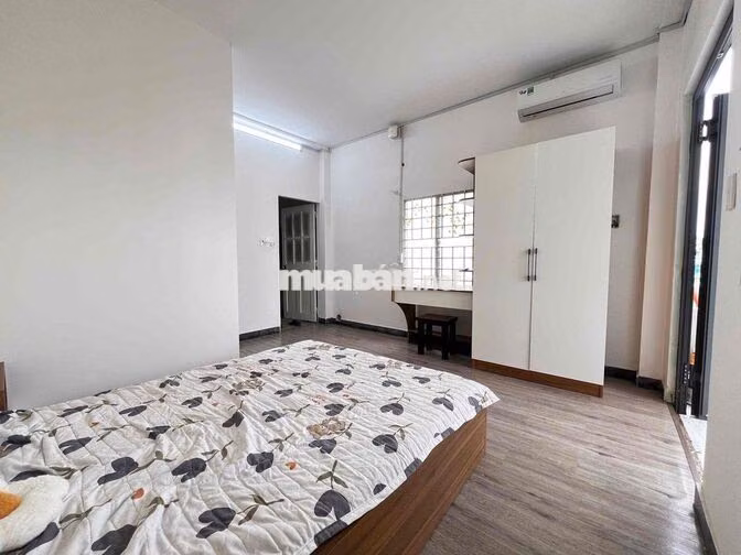 Hình thật - giá thật. Studio ban công , Tách Bếp. Vị trí nhà siêu đẹp