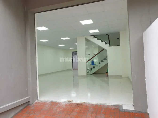 Cho thuê nhà mặt phố Vũ Phạm Hàm 150m2 4 tầng lầu mặt tiền 6m khu hot