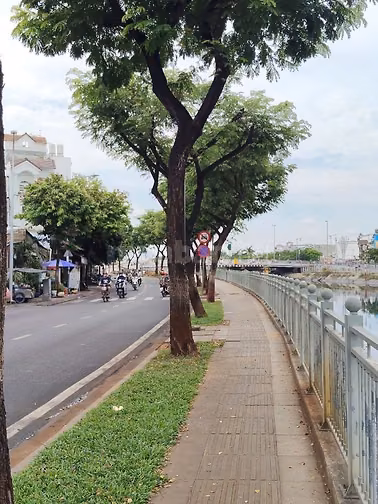 Nhà ngang 6,5m mặt tiền Lò Gốm Quận 6