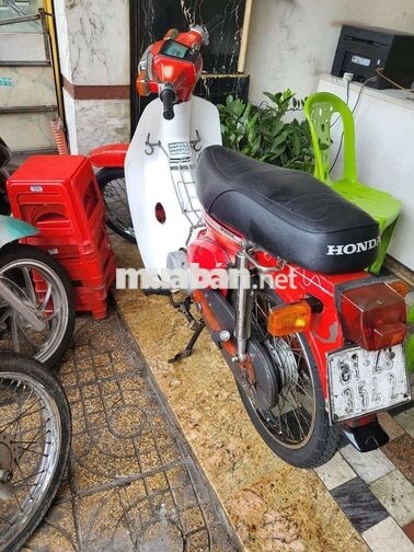 Honda DD 70 màu Đỏ biển số thành phố