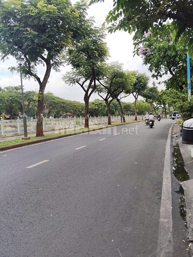 Nhà ngang 6,5m mặt tiền Lò Gốm Quận 6
