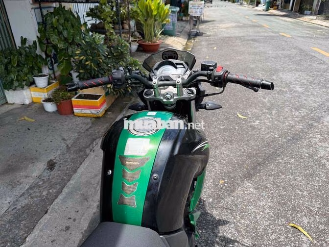 Yamaha FZS150 Đen, Xanh lá Xe côn tay