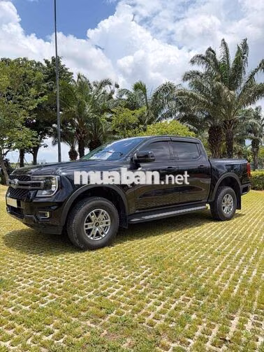 Ford Ranger XLS 4x2 AT 2025 Lướt 2v Biển SG 1 Chủ