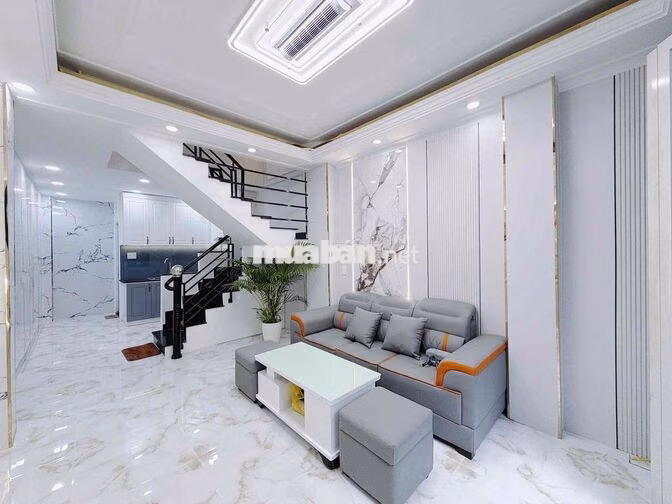 Bán nhà Bùi Văn Ba, 3 tầng,sổ hồng riêng , 4PN, 3WC, full nội thất mới