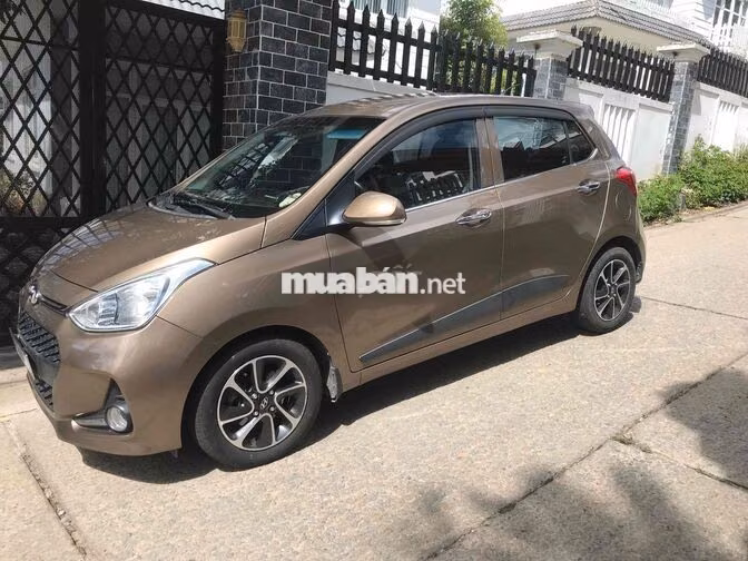 Hyundai Grand i10 Số sàn Nâu