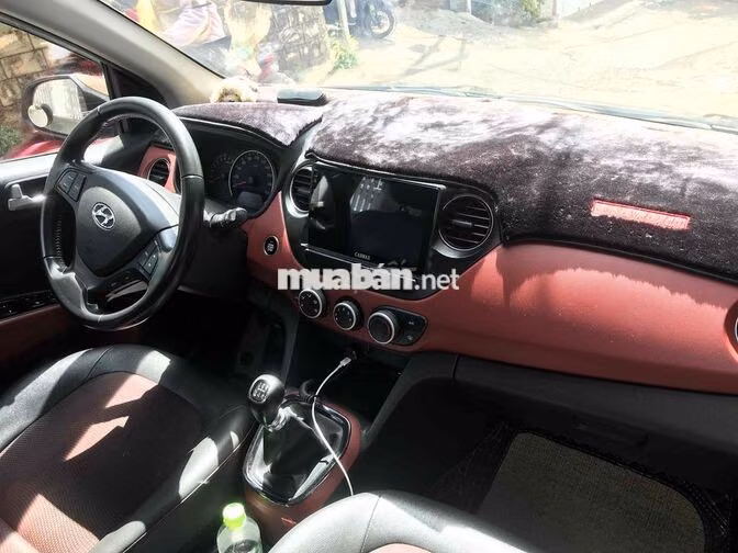 Hyundai Grand i10 Số sàn Nâu