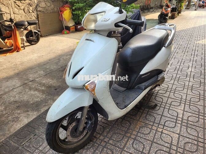Honda Lead SCR Fi Trắng