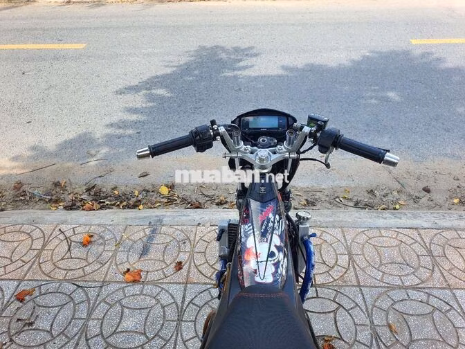 Suzuki Satria F150 Đen Côn tay 68+9