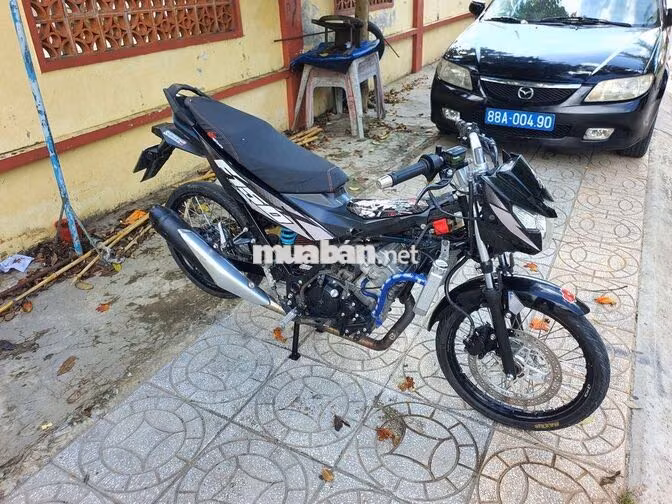Suzuki Satria F150 Đen Côn tay 68+9