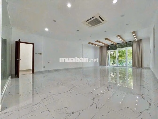 CHO THUÊ BIỆT THỰ - 168A Hoa Lan, P.2, PN - Hầm Xe, Sàn Suốt, Ngang 8m