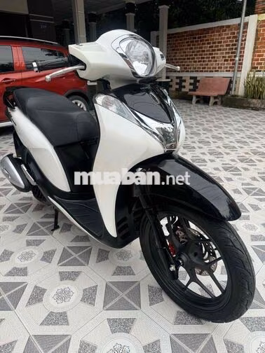 Honda SH Mode 2018 Trắng, Đen 18008 km