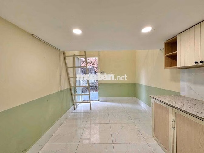 Phòng duplex siêu rộng gần ngay Làng ĐH, NLU, HUB, UTE, HUTECH, UEL