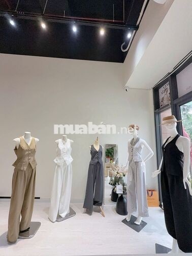 Tuyển NV shop Quần áo Quận 2