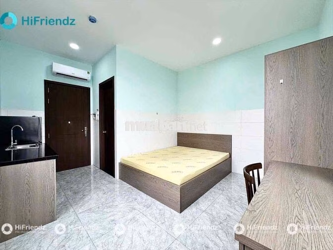 STUDIO ĐI BỘ QUA ĐH VĂN LANG cs 3