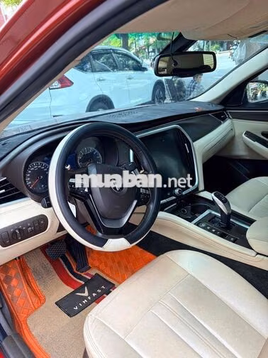 VinFast Lux A 2.0 Premium 2019 Đỏ
