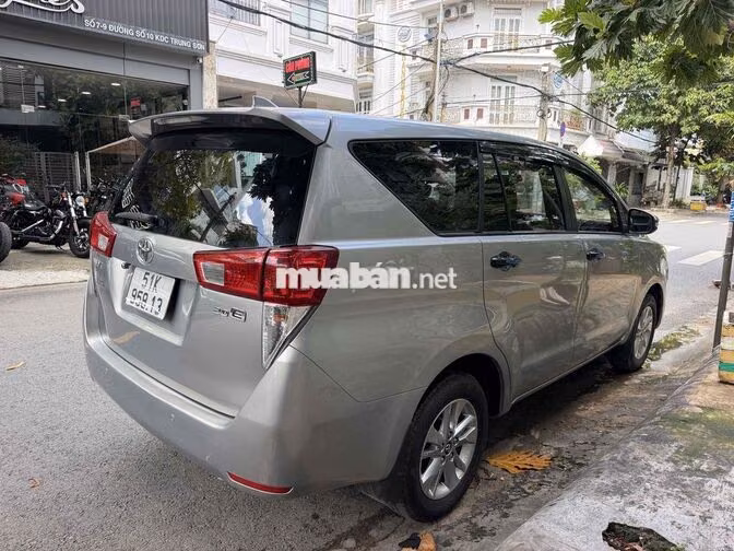 Toyota Innova E 2019 Số sàn Bạc 7 chỗ