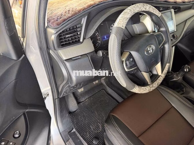 Toyota Innova E 2019 Số sàn Bạc 7 chỗ