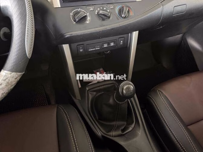 Toyota Innova E 2019 Số sàn Bạc 7 chỗ