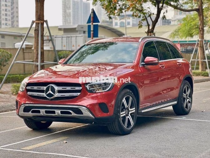 Cần bán GLC 200 4Matic - Màu đỏ (Chính chủ)
