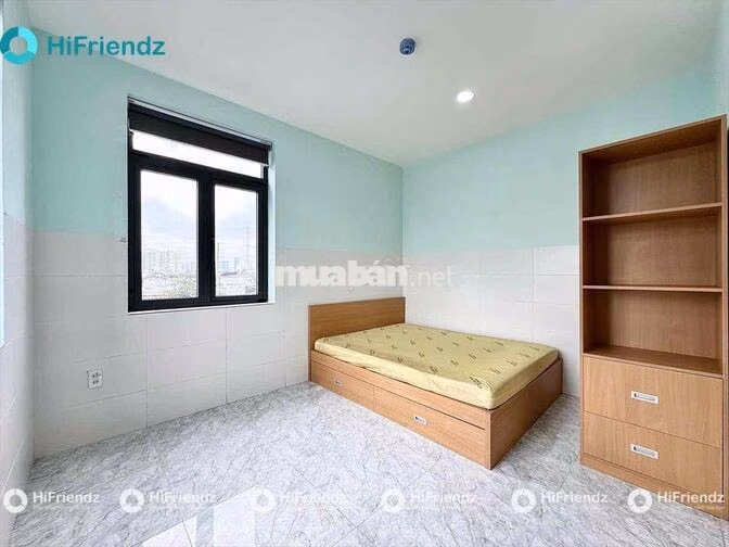 STUDIO ĐI BỘ QUA ĐH VĂN LANG cs 3