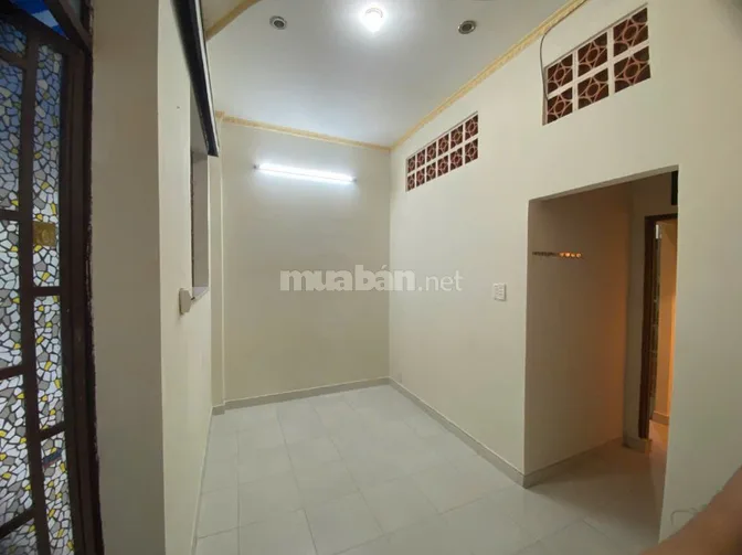 Nhà Đúc Nhỏ Cho Thuê : 5 triệu/tháng - dt:4,5x6m
