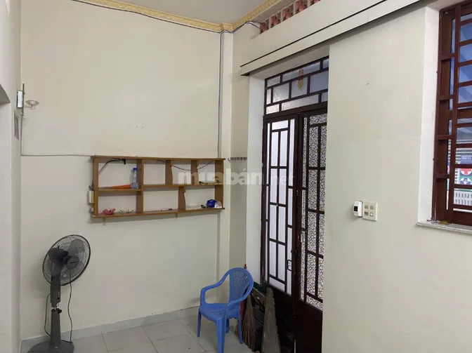 Nhà Đúc Nhỏ Cho Thuê : 5 triệu/tháng - dt:4,5x6m