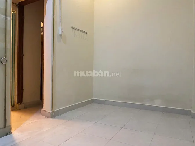 Nhà Đúc Nhỏ Cho Thuê : 5 triệu/tháng - dt:4,5x6m