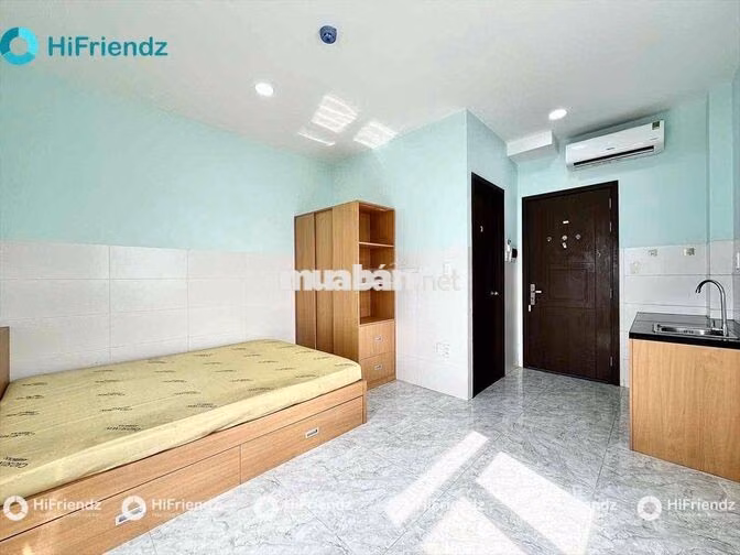 STUDIO ĐI BỘ QUA ĐH VĂN LANG cs 3